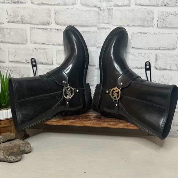 Michael Kors Fulton Harness Rain Boots, Short, Size 8 - Picture 7 of 9